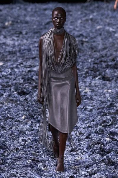 Look 17
